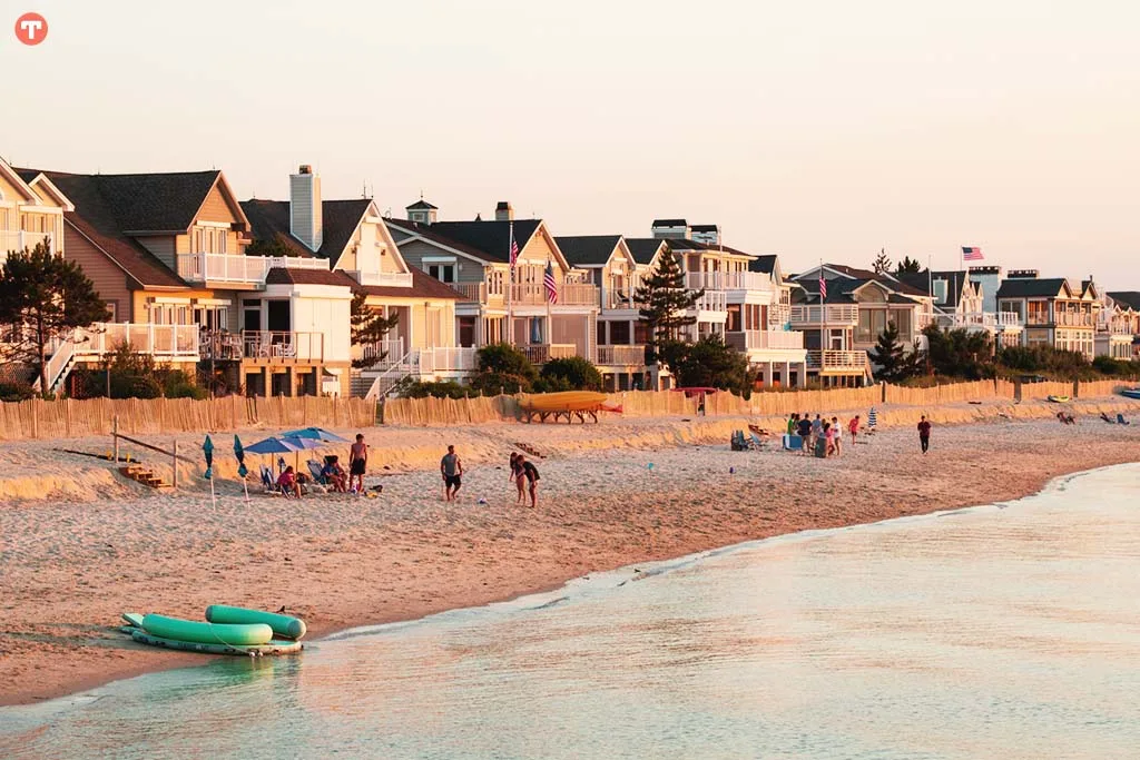 On the Market: Waterfront Homes in New York